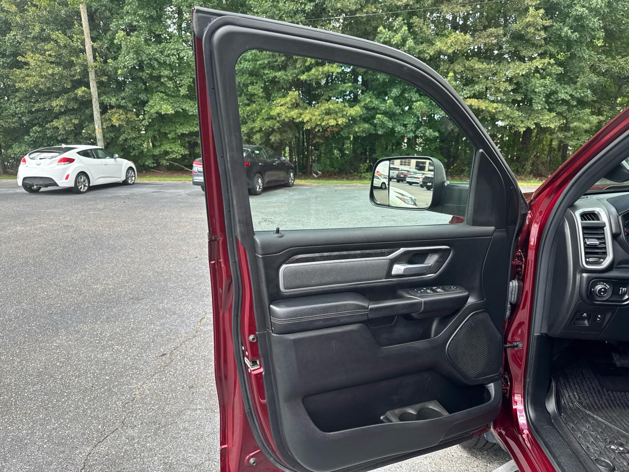 RAM 1500 Big Horn 4x4 Quad Cab 6'4" Box 2022
