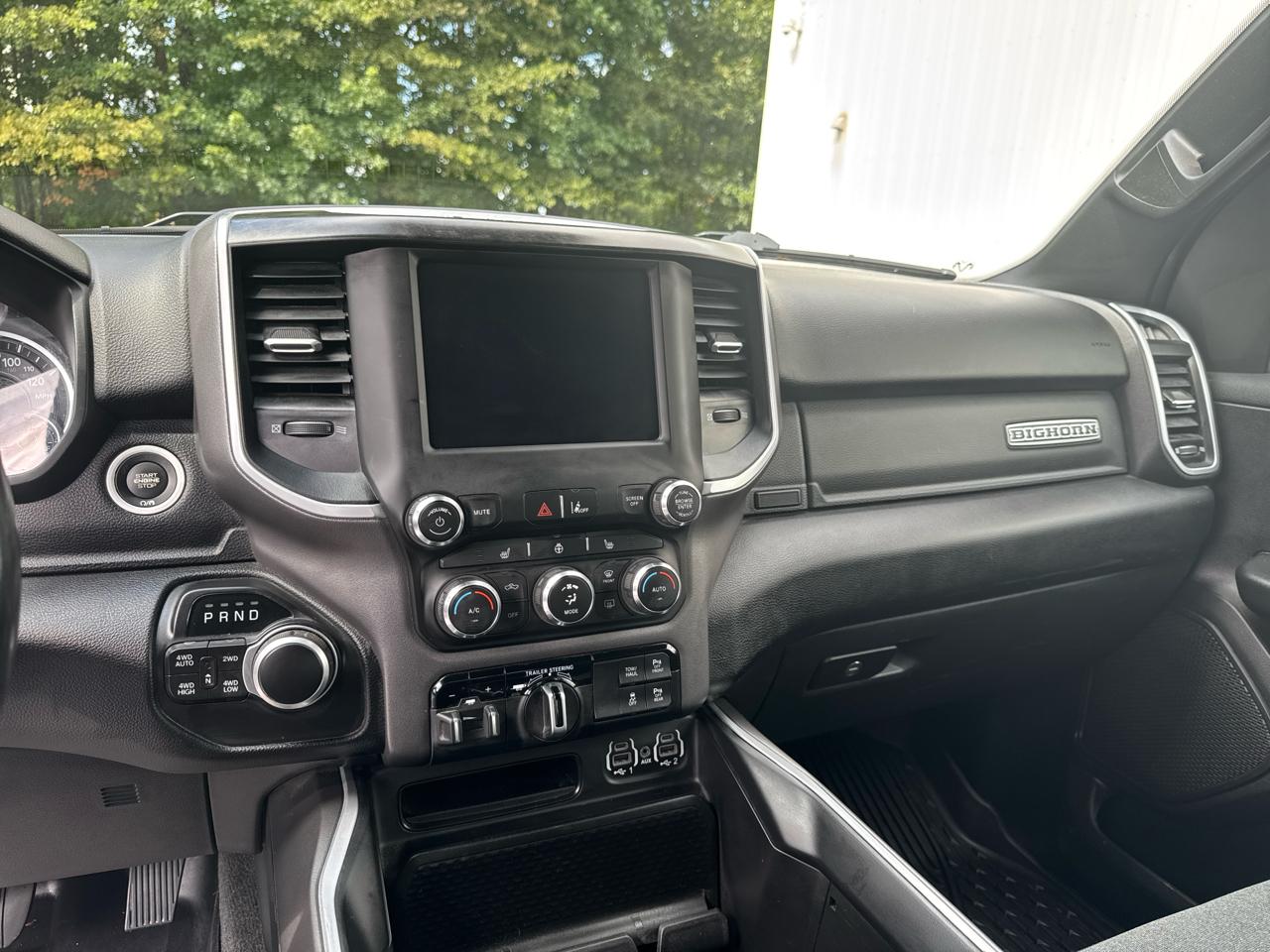 RAM 1500 Big Horn 4x4 Quad Cab 6'4" Box 2022