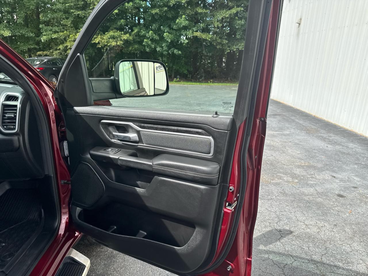RAM 1500 Big Horn 4x4 Quad Cab 6'4" Box 2022