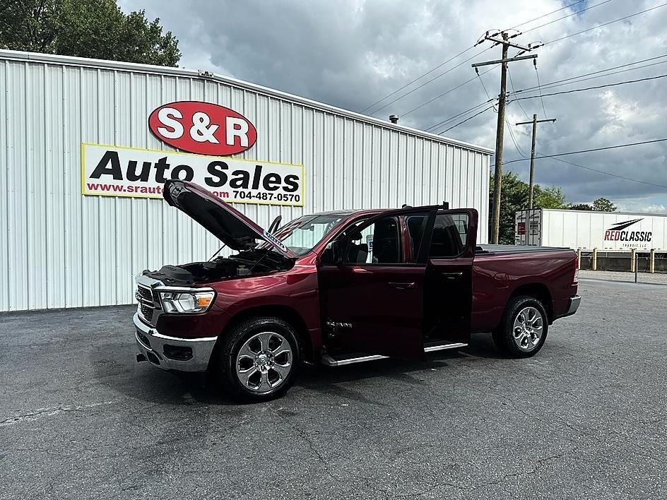 RAM 1500 Big Horn 4x4 Quad Cab 6'4" Box 2022