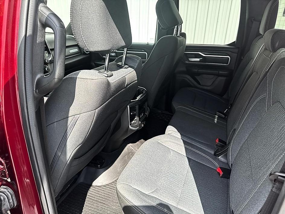 RAM 1500 Big Horn 4x4 Quad Cab 6'4" Box 2022