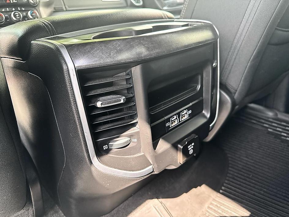 RAM 1500 Big Horn 4x4 Quad Cab 6'4" Box 2022