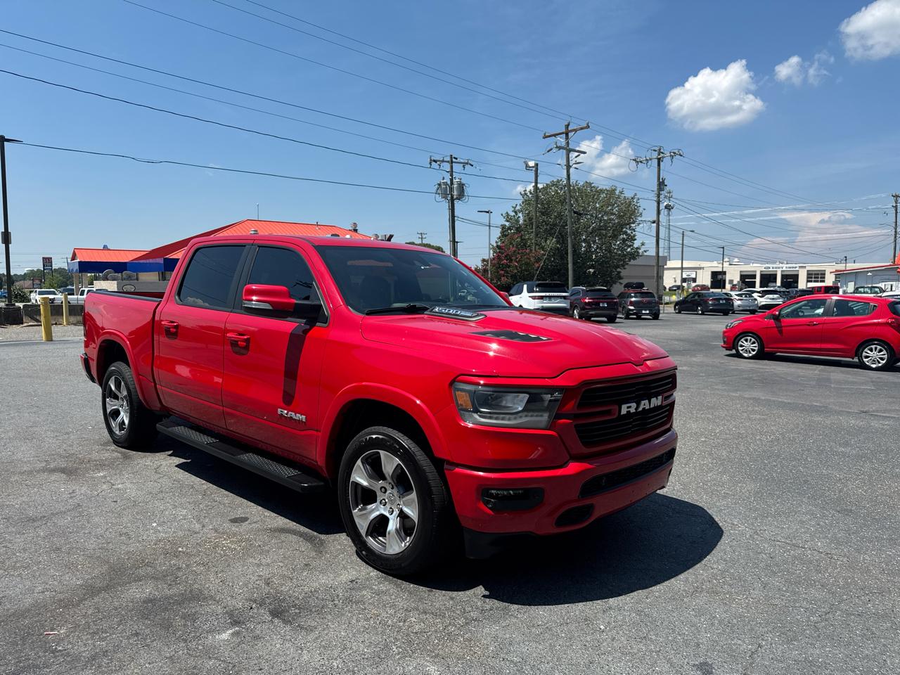 RAM 1500 Laramie 4x4 Crew Cab 5'7" Box 2021