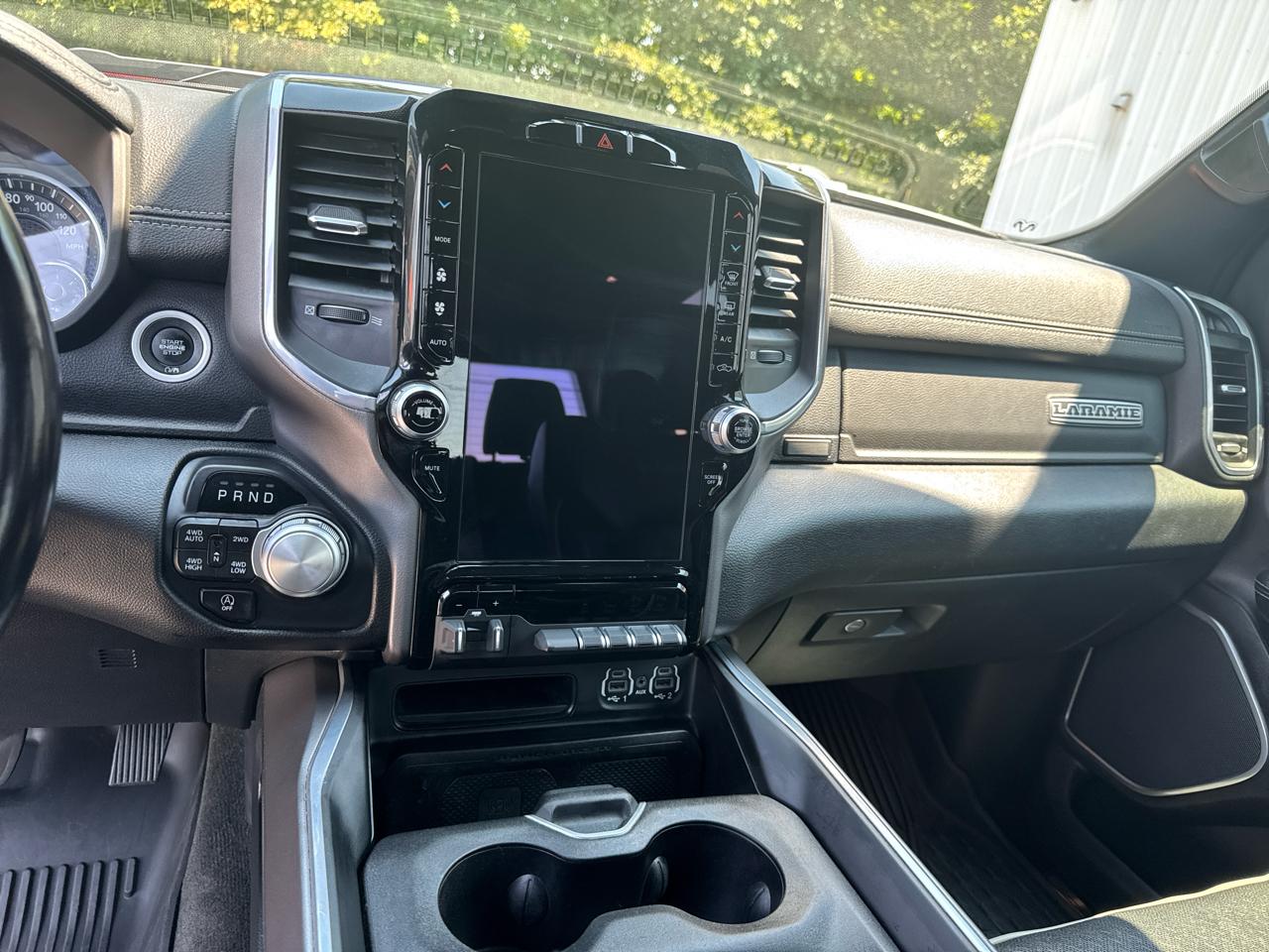 RAM 1500 Laramie 4x4 Crew Cab 5'7" Box 2021