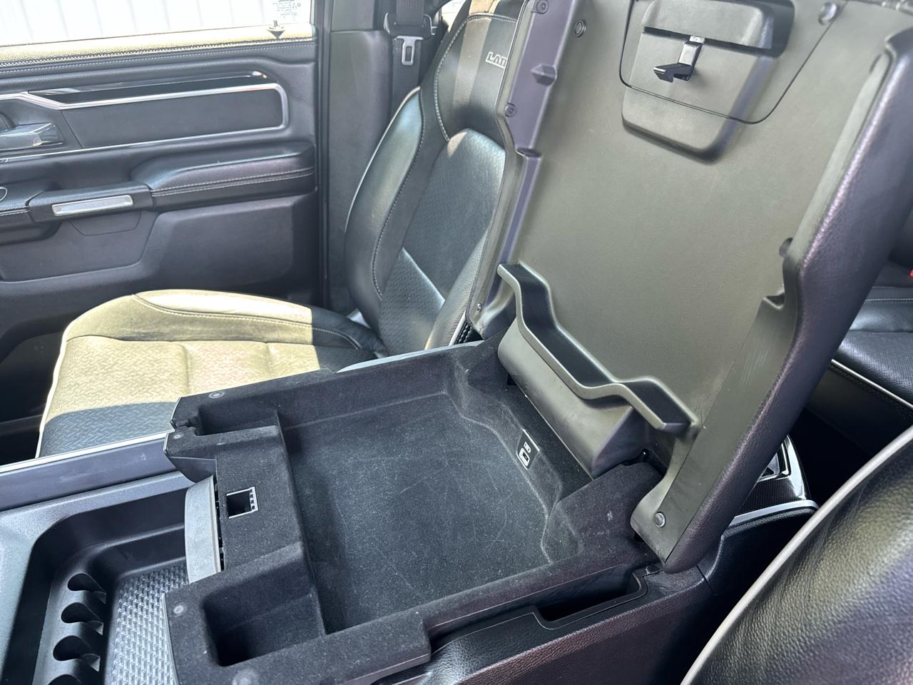 RAM 1500 Laramie 4x4 Crew Cab 5'7" Box 2021