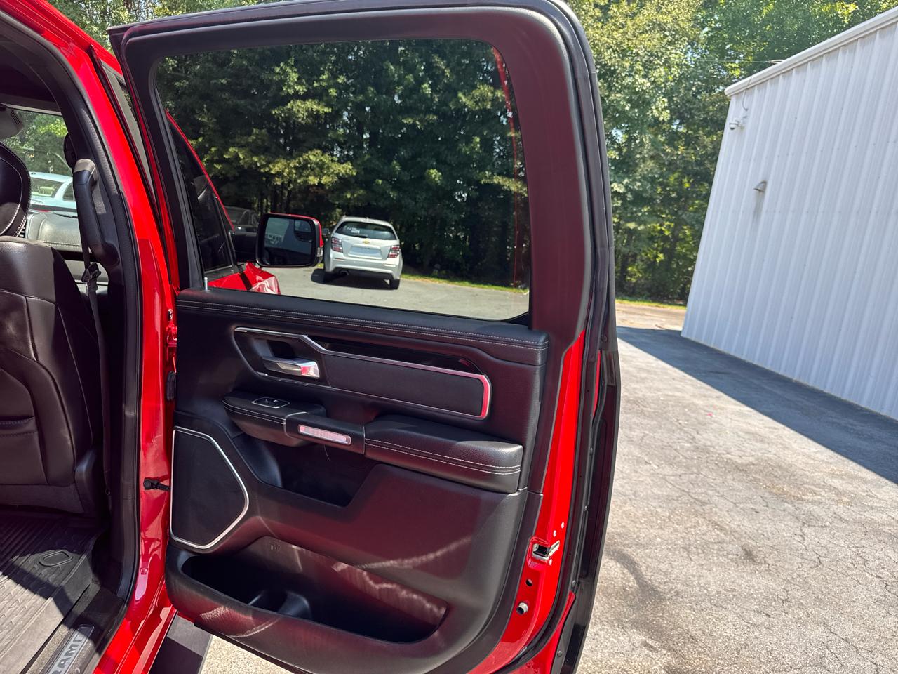 RAM 1500 Laramie 4x4 Crew Cab 5'7" Box 2021