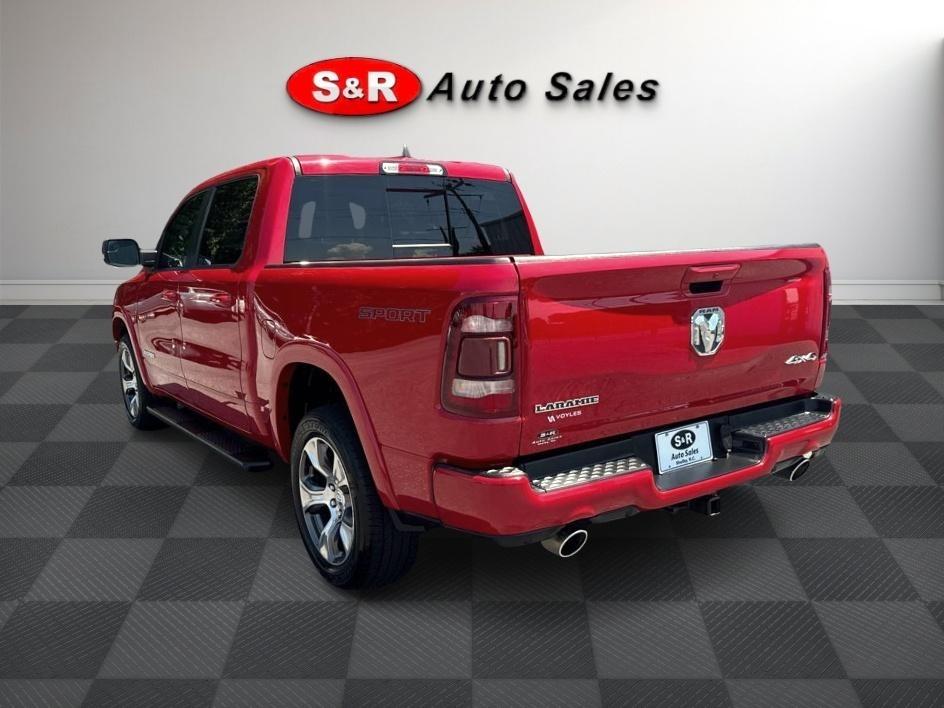 RAM 1500 Laramie 4x4 Crew Cab 5'7" Box 2021