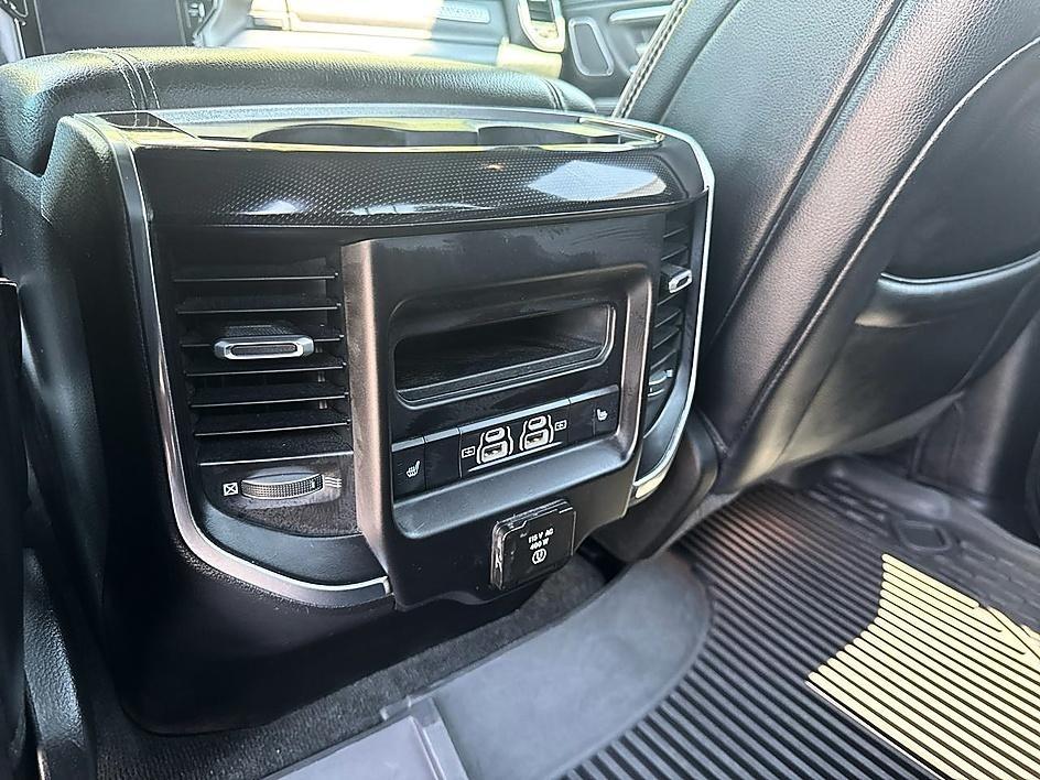 RAM 1500 Laramie 4x4 Crew Cab 5'7" Box 2021