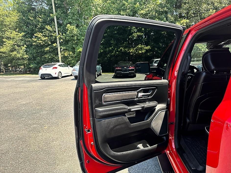 RAM 1500 Laramie 4x4 Crew Cab 5'7" Box 2021