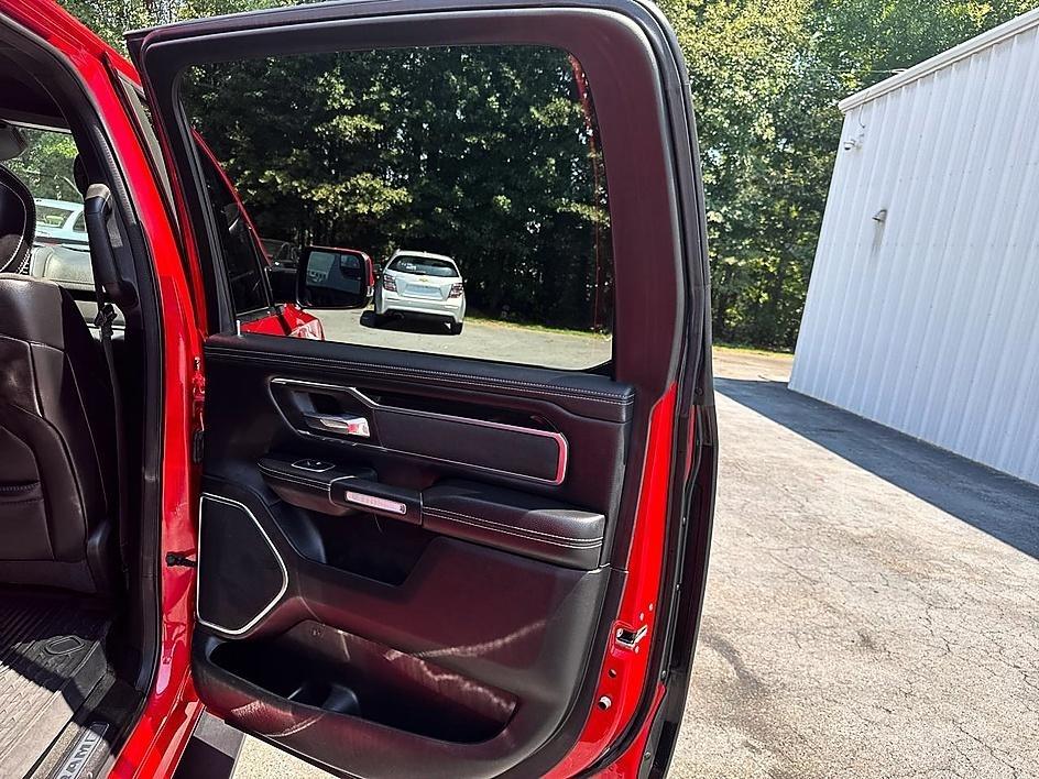 RAM 1500 Laramie 4x4 Crew Cab 5'7" Box 2021