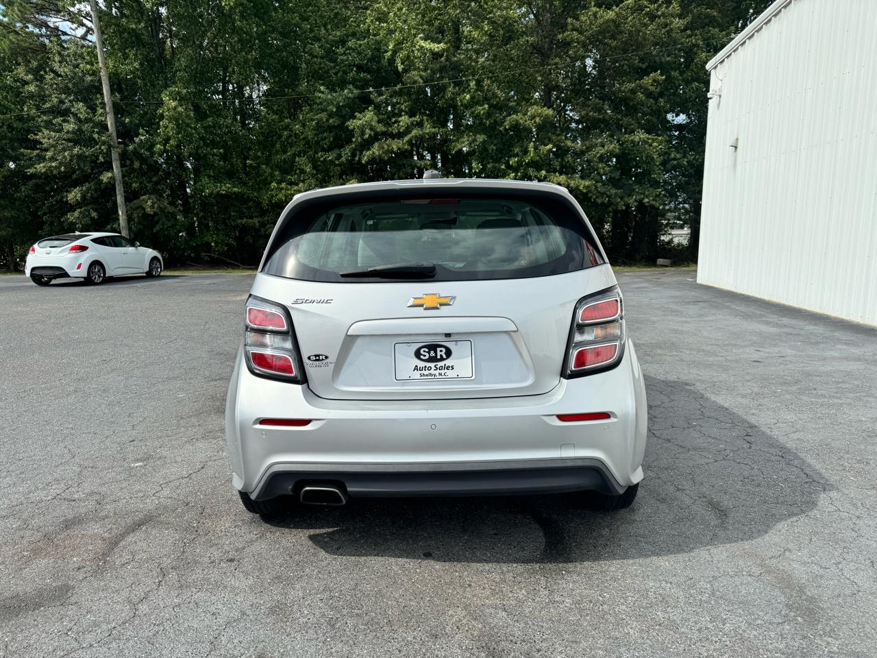 Chevrolet Sonic 5dr HB LT w/1FL 2020