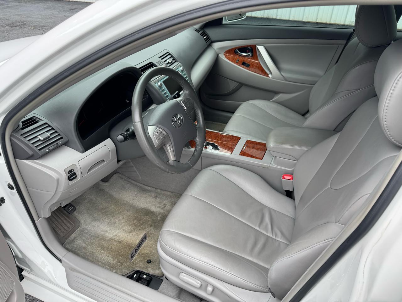 Toyota Camry 4dr Sdn V6 Auto XLE (Natl) 2009