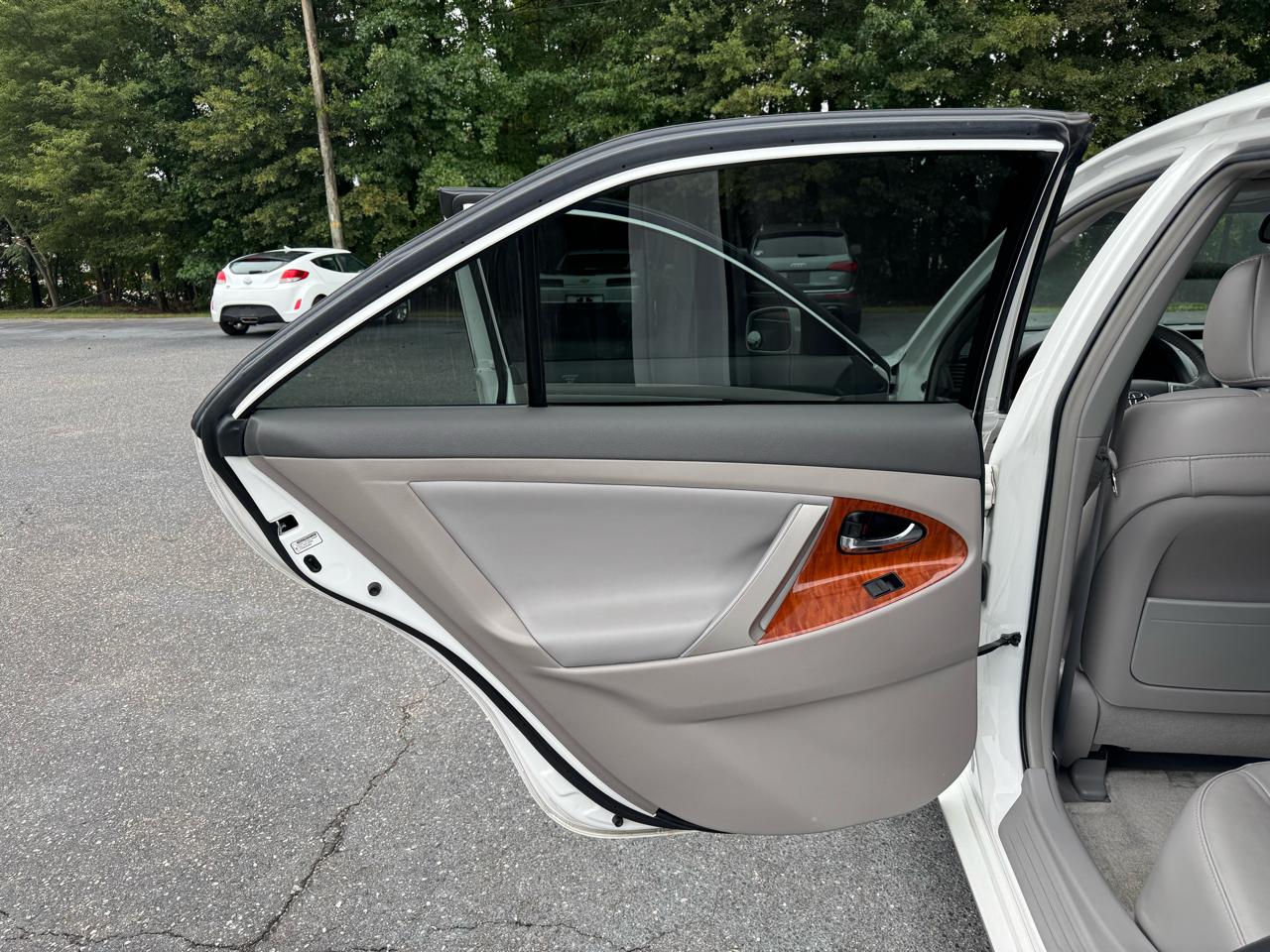 Toyota Camry 4dr Sdn V6 Auto XLE (Natl) 2009