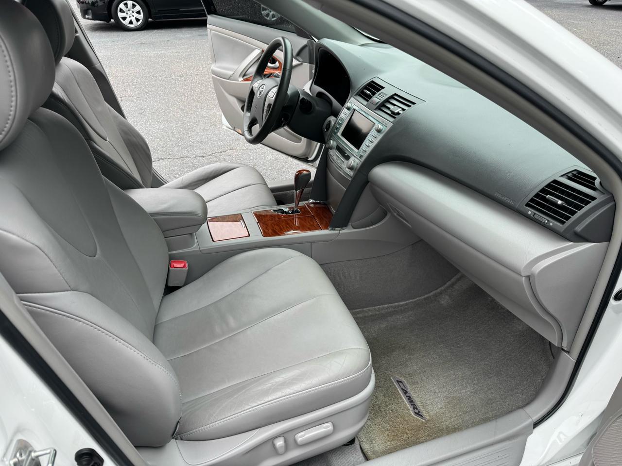 Toyota Camry 4dr Sdn V6 Auto XLE (Natl) 2009