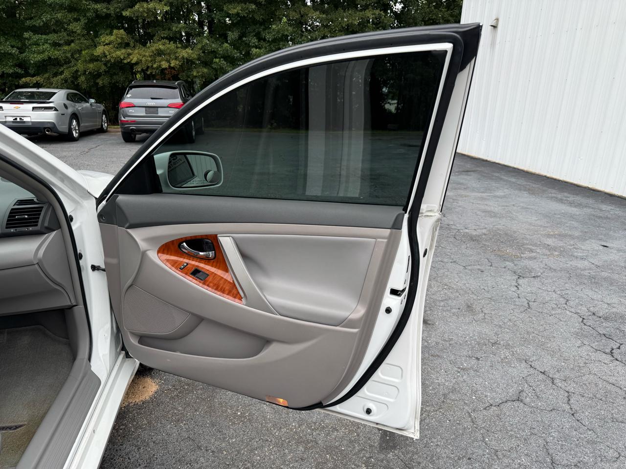 Toyota Camry 4dr Sdn V6 Auto XLE (Natl) 2009