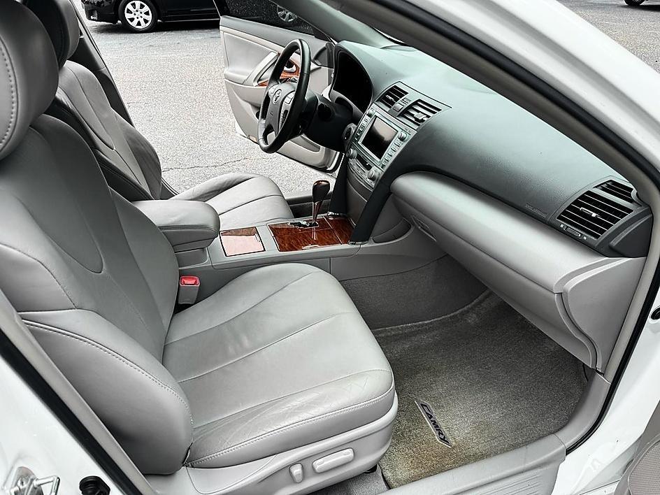 Toyota Camry 4dr Sdn V6 Auto XLE (Natl) 2009