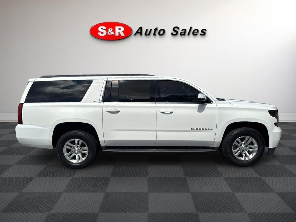 Chevrolet Suburban 4WD 4dr 1500 LT 2019