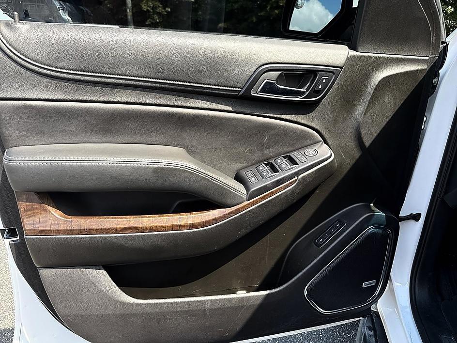 Chevrolet Suburban 4WD 4dr 1500 LT 2019