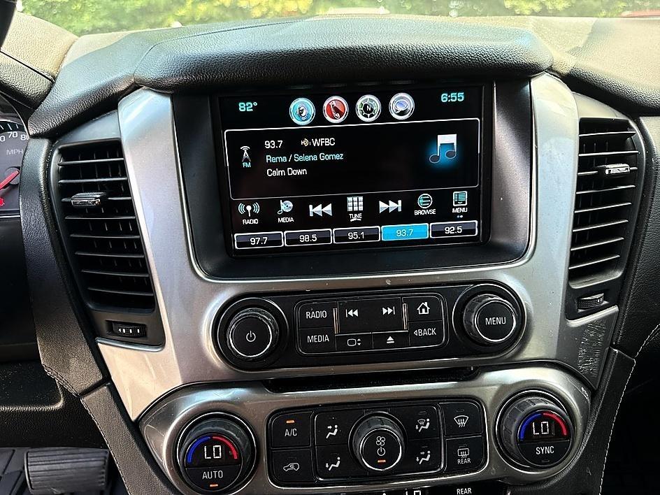 Chevrolet Suburban 4WD 4dr 1500 LT 2019