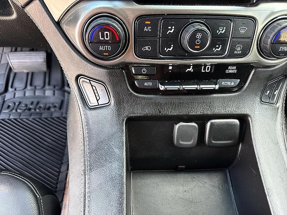 Chevrolet Suburban 4WD 4dr 1500 LT 2019