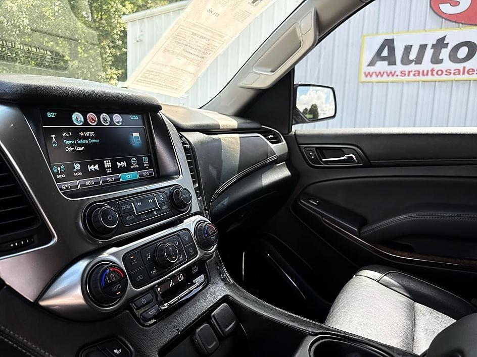 Chevrolet Suburban 4WD 4dr 1500 LT 2019