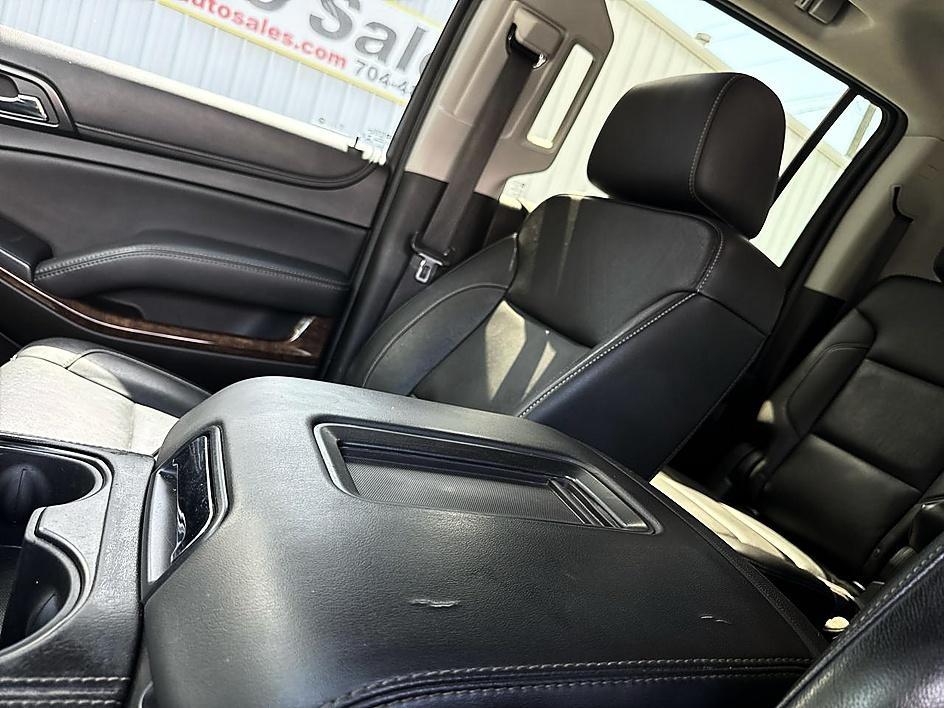 Chevrolet Suburban 4WD 4dr 1500 LT 2019