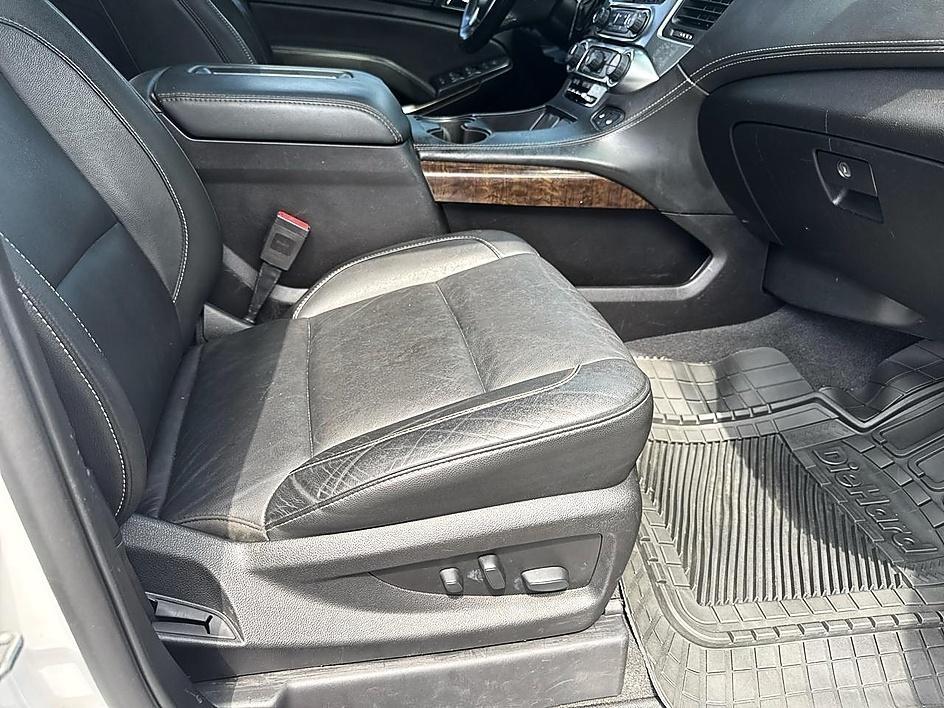Chevrolet Suburban 4WD 4dr 1500 LT 2019