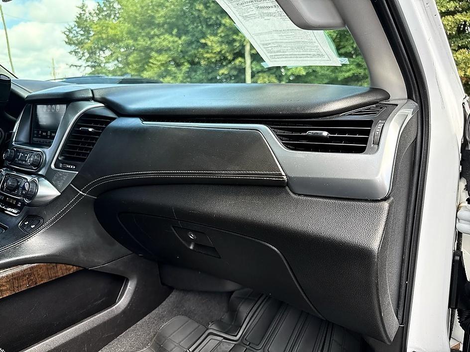 Chevrolet Suburban 4WD 4dr 1500 LT 2019