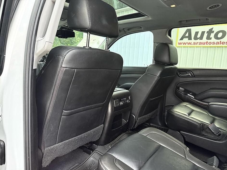Chevrolet Suburban 4WD 4dr 1500 LT 2019