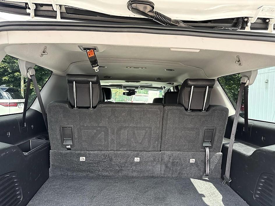Chevrolet Suburban 4WD 4dr 1500 LT 2019