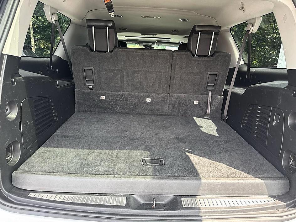 Chevrolet Suburban 4WD 4dr 1500 LT 2019
