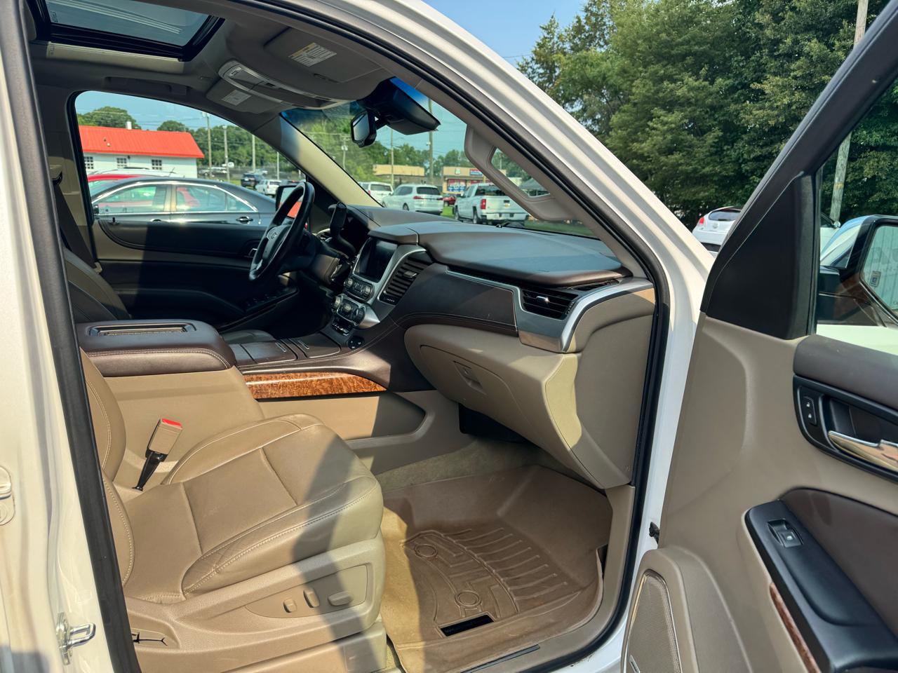 Chevrolet Suburban 4WD 4dr 1500 Premier 2017