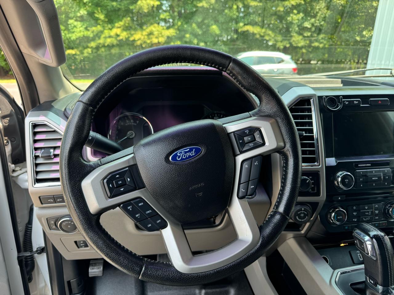 Ford F-150 4WD SuperCrew 139" Lariat 2016