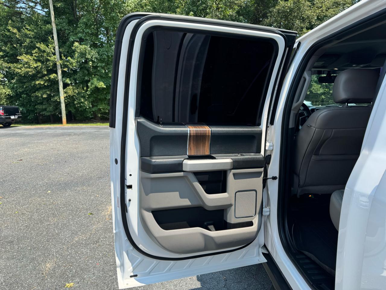 Ford F-150 4WD SuperCrew 139" Lariat 2016