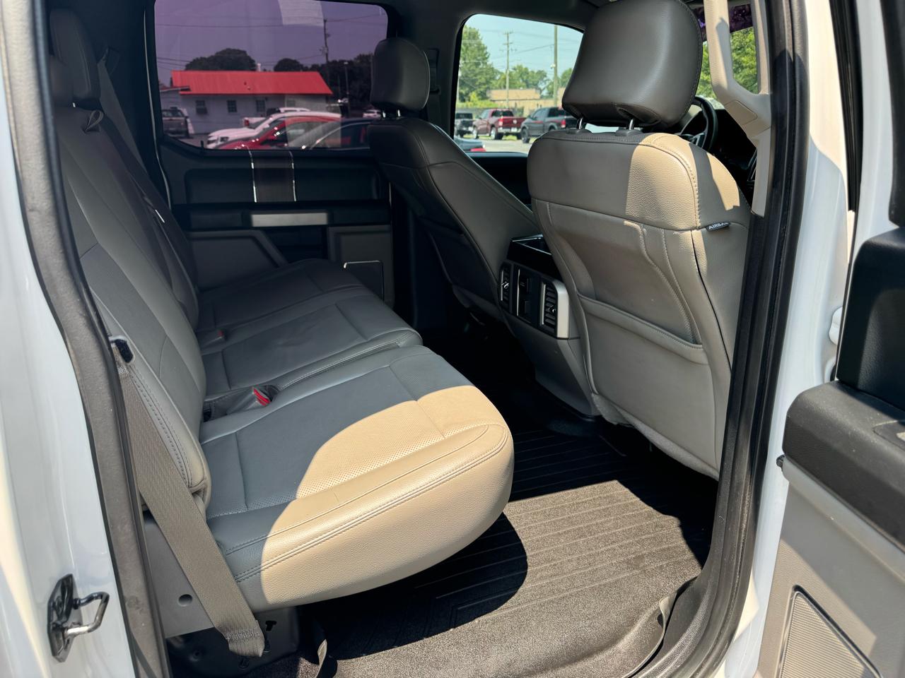 Ford F-150 4WD SuperCrew 139" Lariat 2016