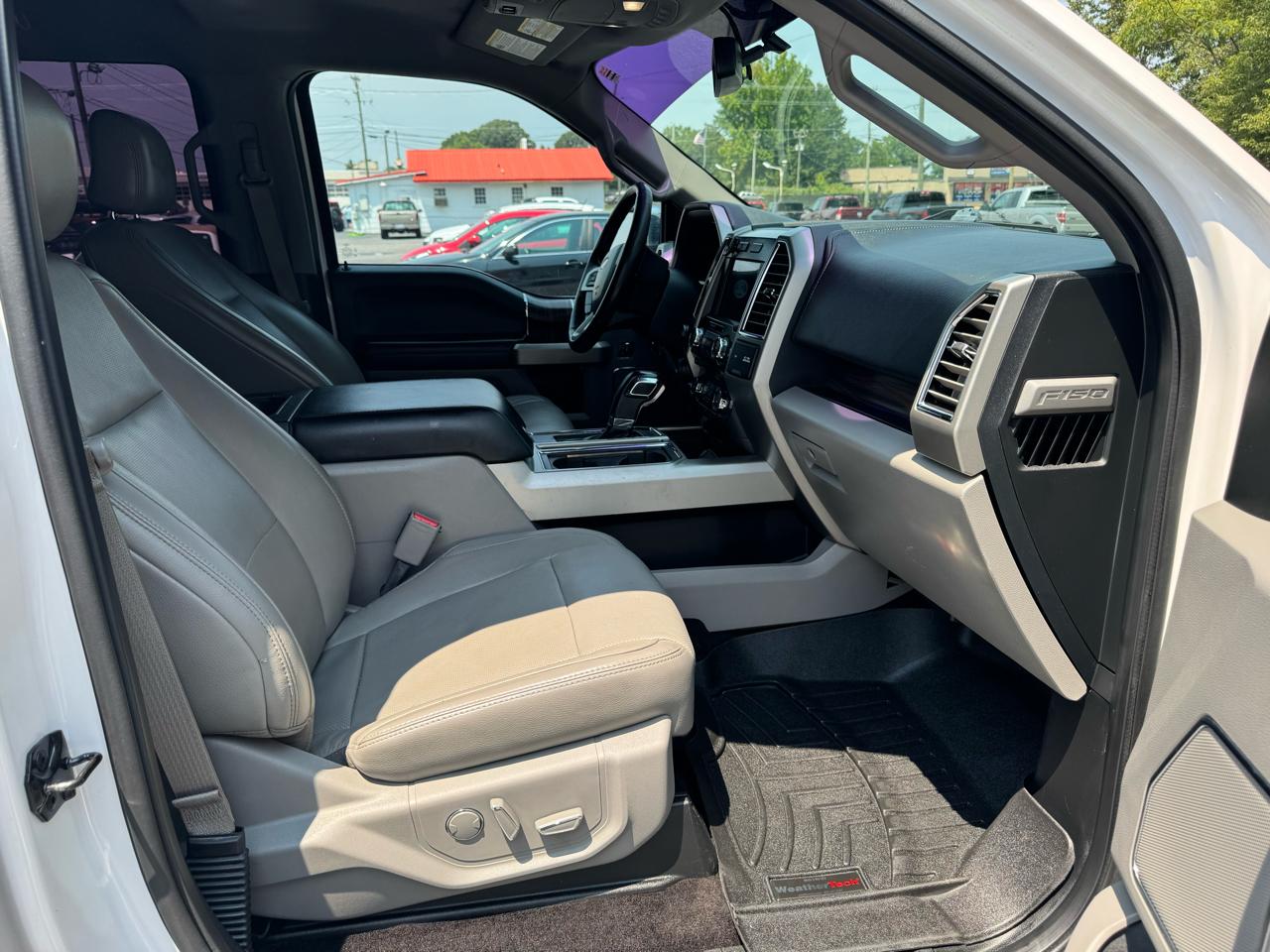 Ford F-150 4WD SuperCrew 139" Lariat 2016