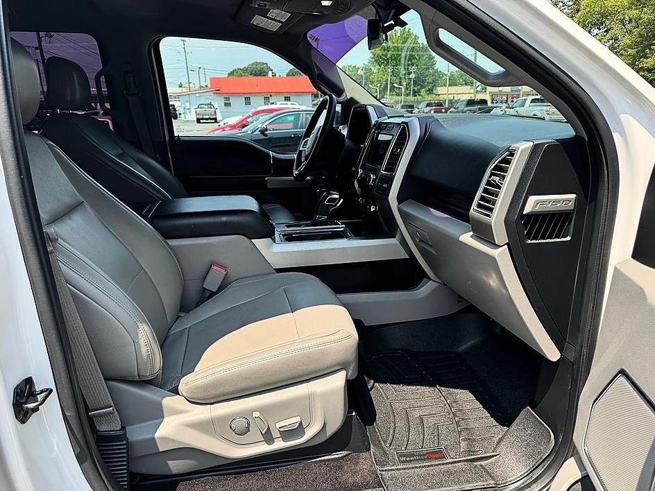 Ford F-150 4WD SuperCrew 139" Lariat 2016