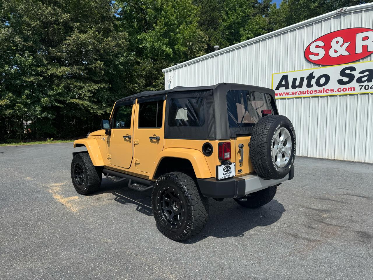 Jeep Wrangler Unlimited 4WD 4dr Sahara 2014
