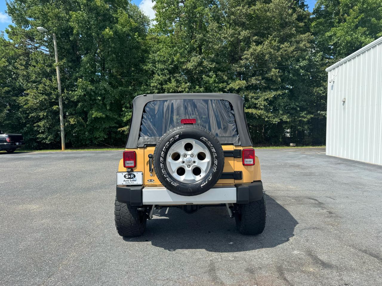 Jeep Wrangler Unlimited 4WD 4dr Sahara 2014