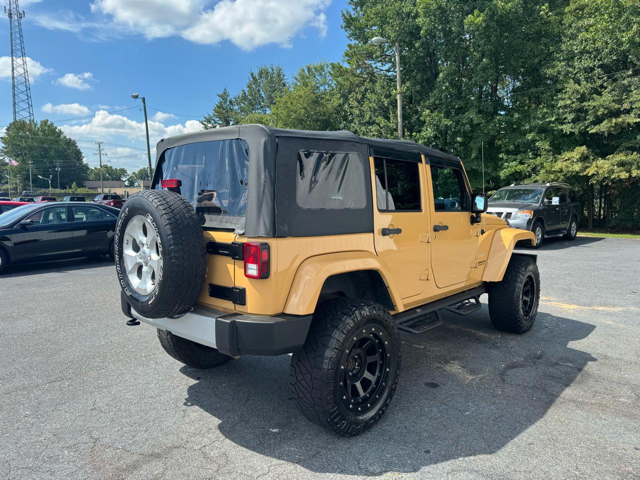 Jeep Wrangler Unlimited 4WD 4dr Sahara 2014