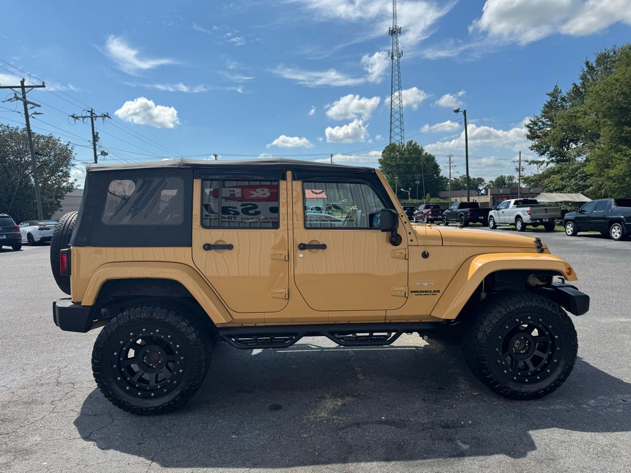 Jeep Wrangler Unlimited 4WD 4dr Sahara 2014