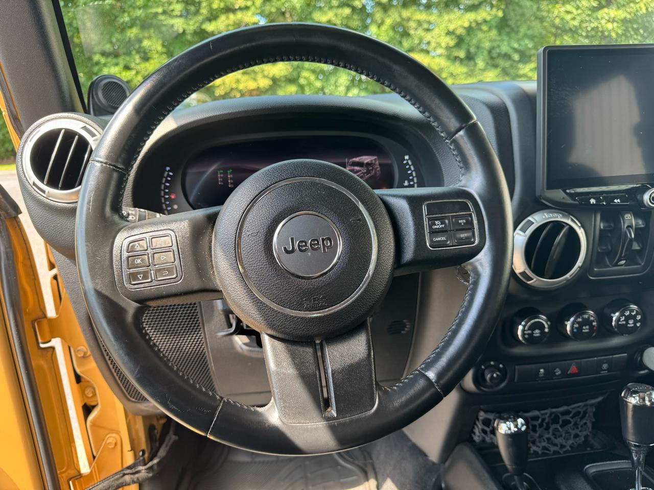 Jeep Wrangler Unlimited 4WD 4dr Sahara 2014