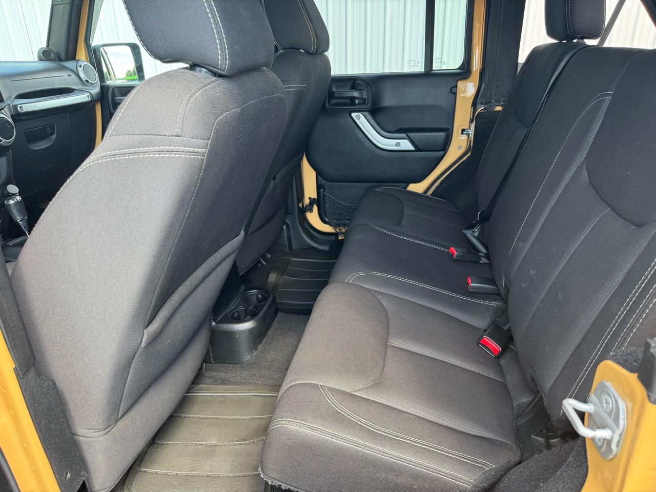 Jeep Wrangler Unlimited 4WD 4dr Sahara 2014