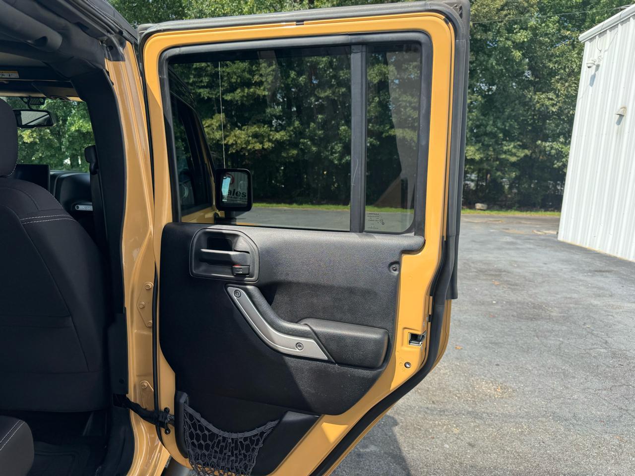Jeep Wrangler Unlimited 4WD 4dr Sahara 2014