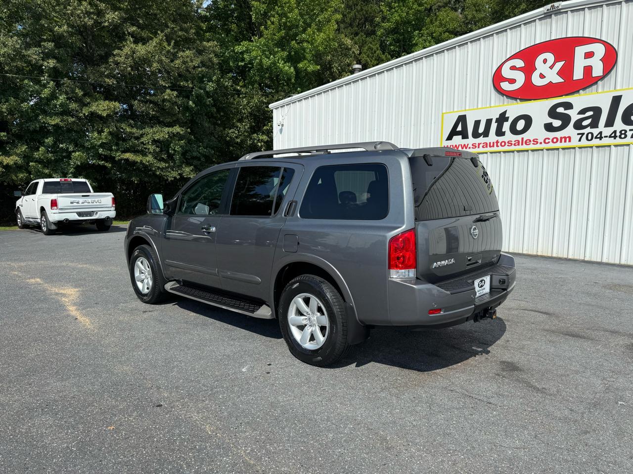 Nissan Armada 4WD 4dr SV 2014