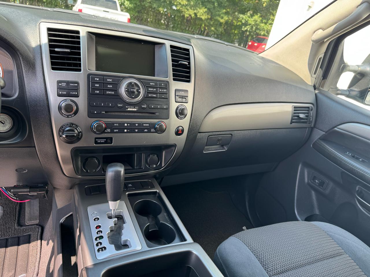Nissan Armada 4WD 4dr SV 2014