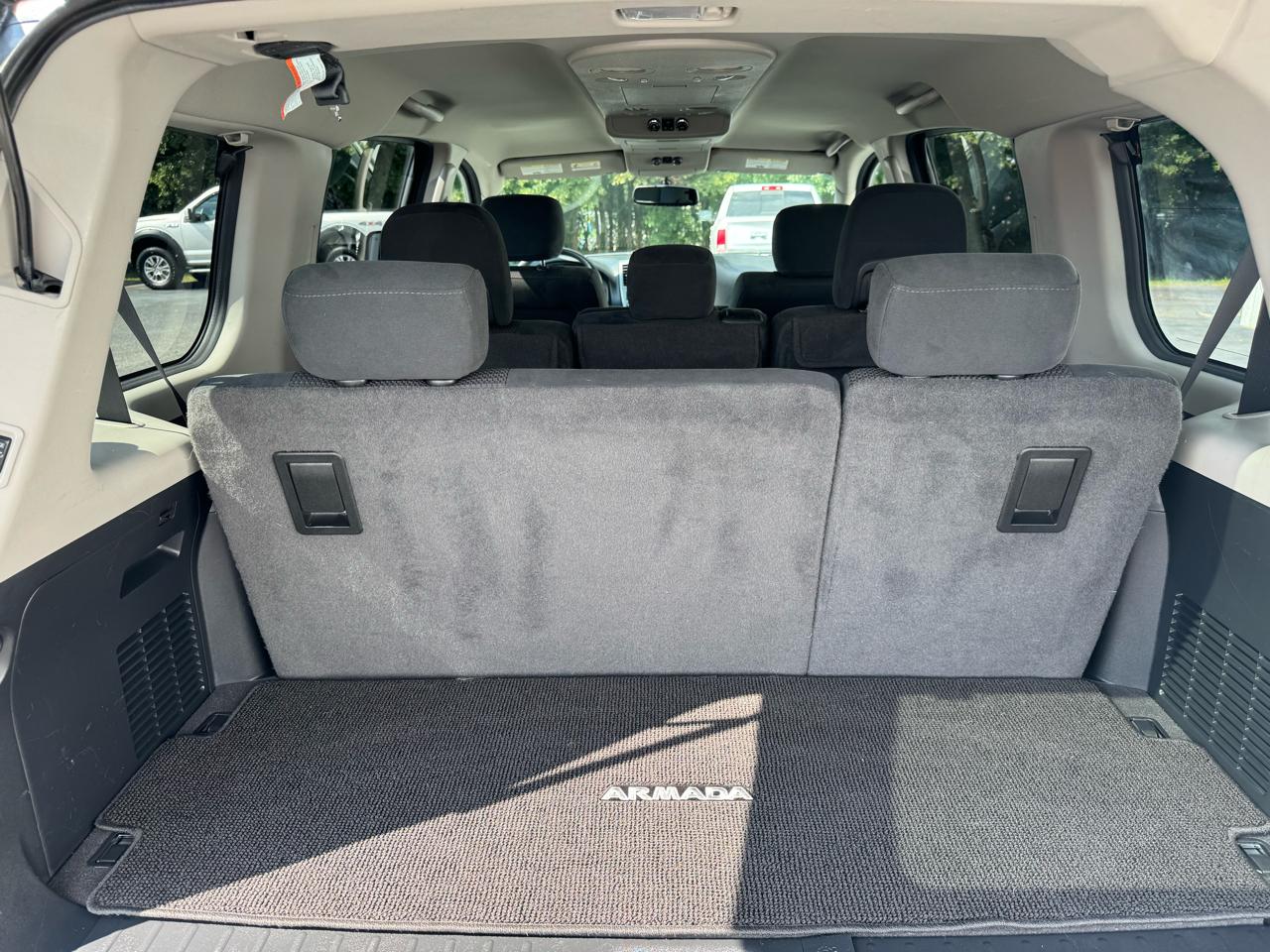 Nissan Armada 4WD 4dr SV 2014