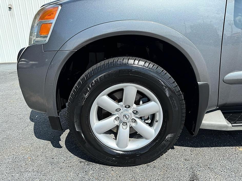 Nissan Armada 4WD 4dr SV 2014