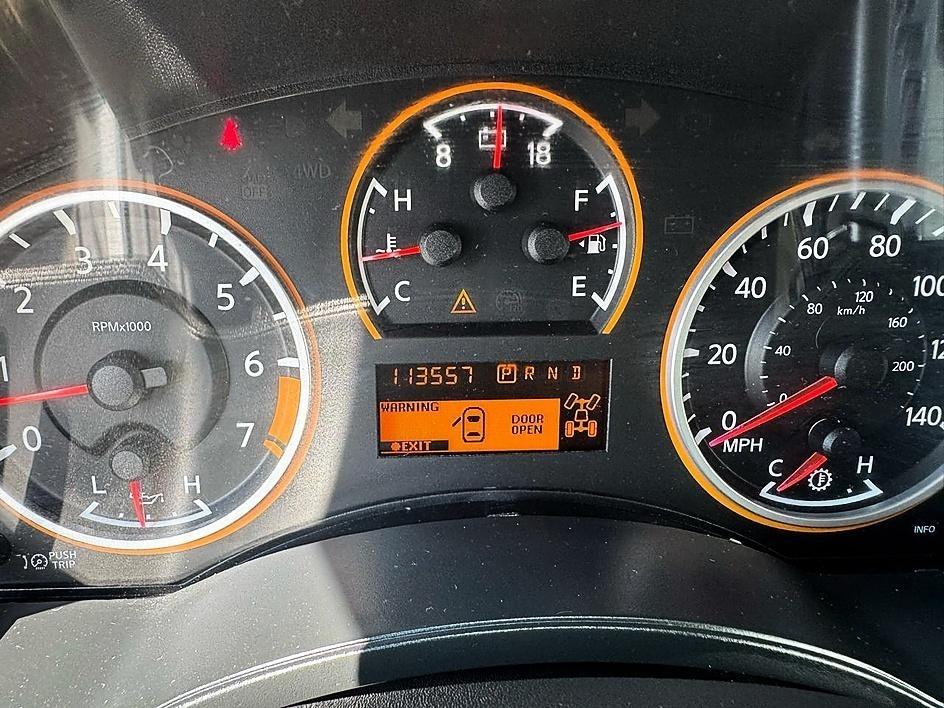 Nissan Armada 4WD 4dr SV 2014