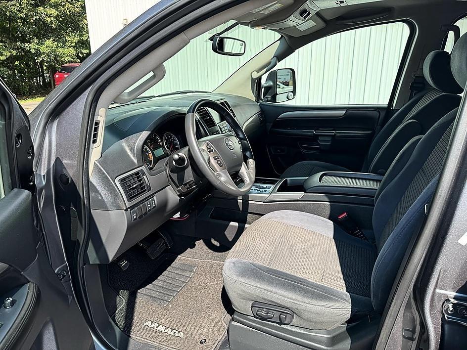 Nissan Armada 4WD 4dr SV 2014